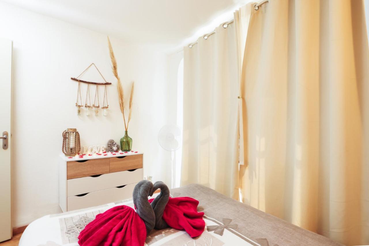Les Bulles Medievales - Appartement Dedie Au Bien Etre Avec Spa - Netflix Et Wifi - Climatisation 卡尔卡松 外观 照片
